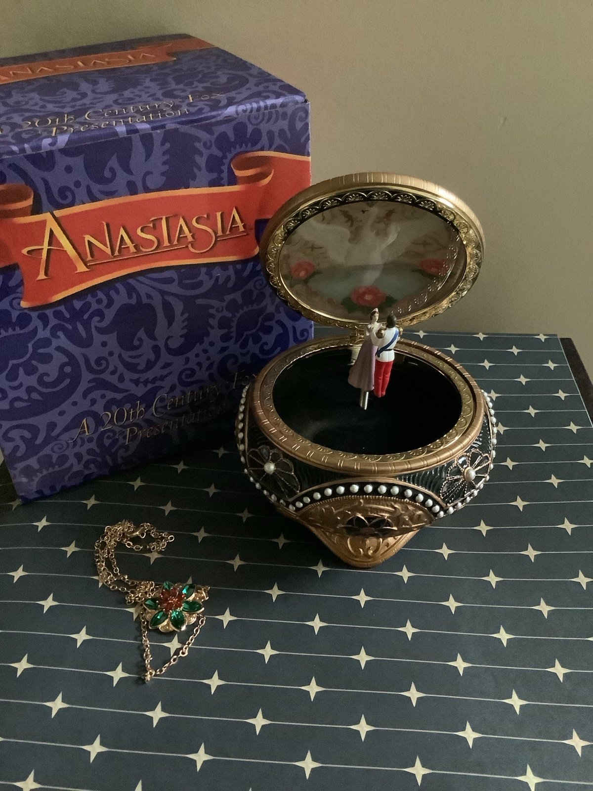 Disney Anastasia Music Box – Plays “Once Upon a December” – With Box & Necklace – Rare Collectible