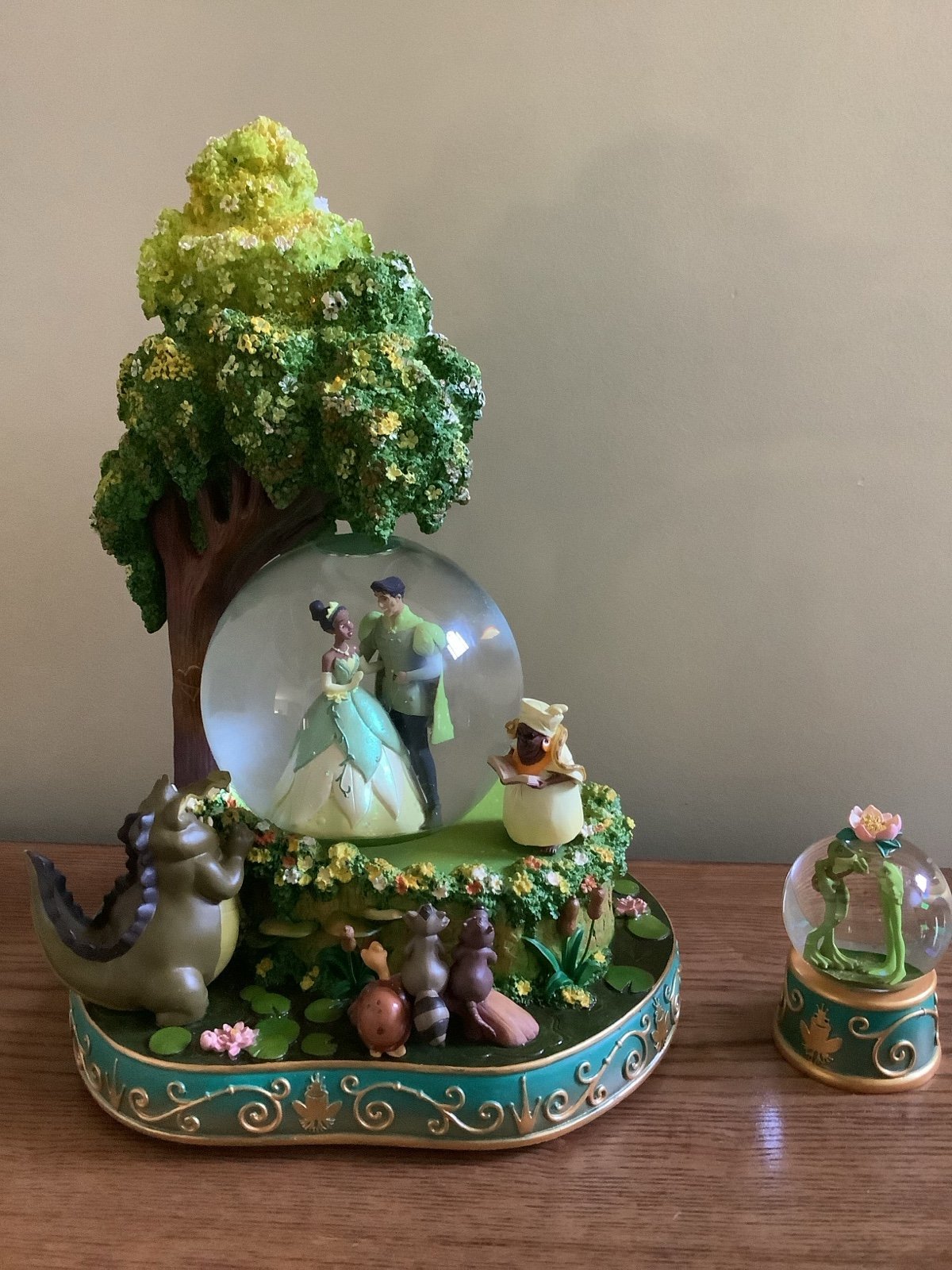 Disney Princess Tiana and The Frog Snow Globe – Light-Up Tree – Includes Mini Frog Globe – New with Box