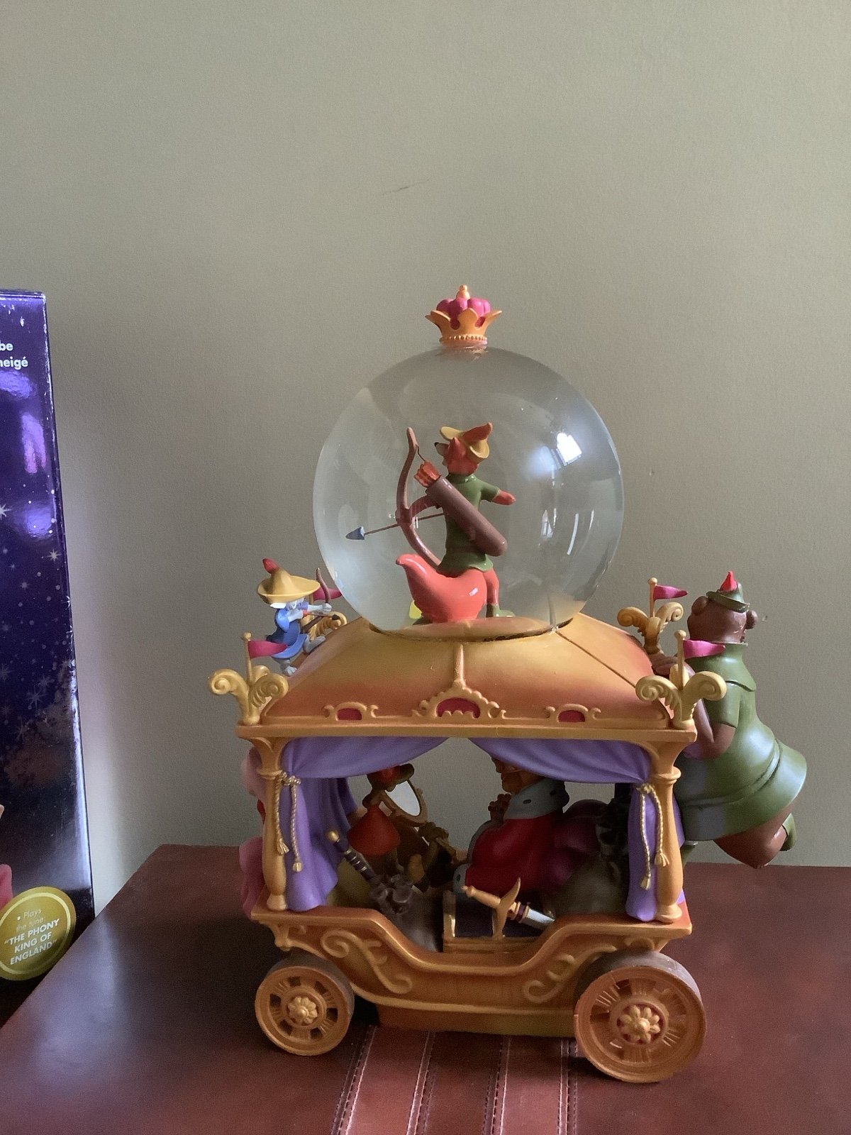 Disney Robin Hood Snow Globe – Musical with Coin Confetti – New with Box – Rare Collectible