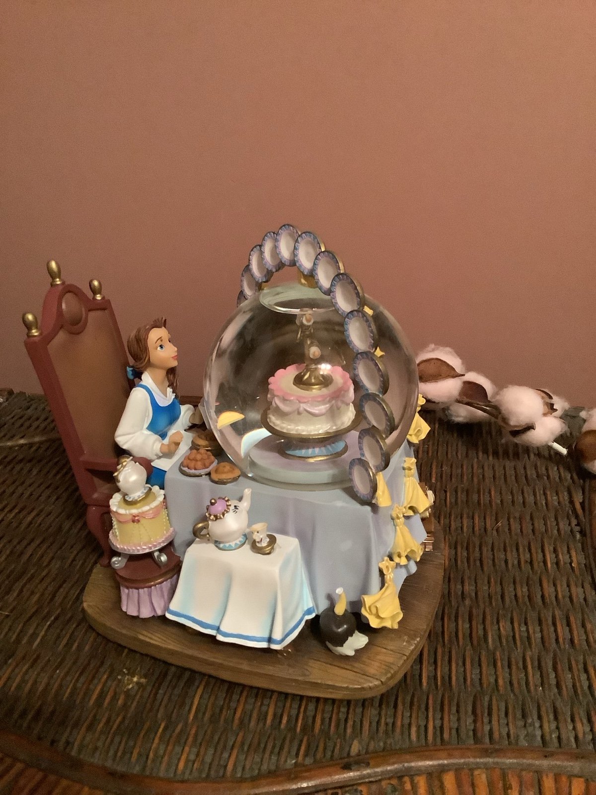 Disney Beauty and the Beast Snow Globe – Rotating Lumiere – Plays Music – Mint Condition