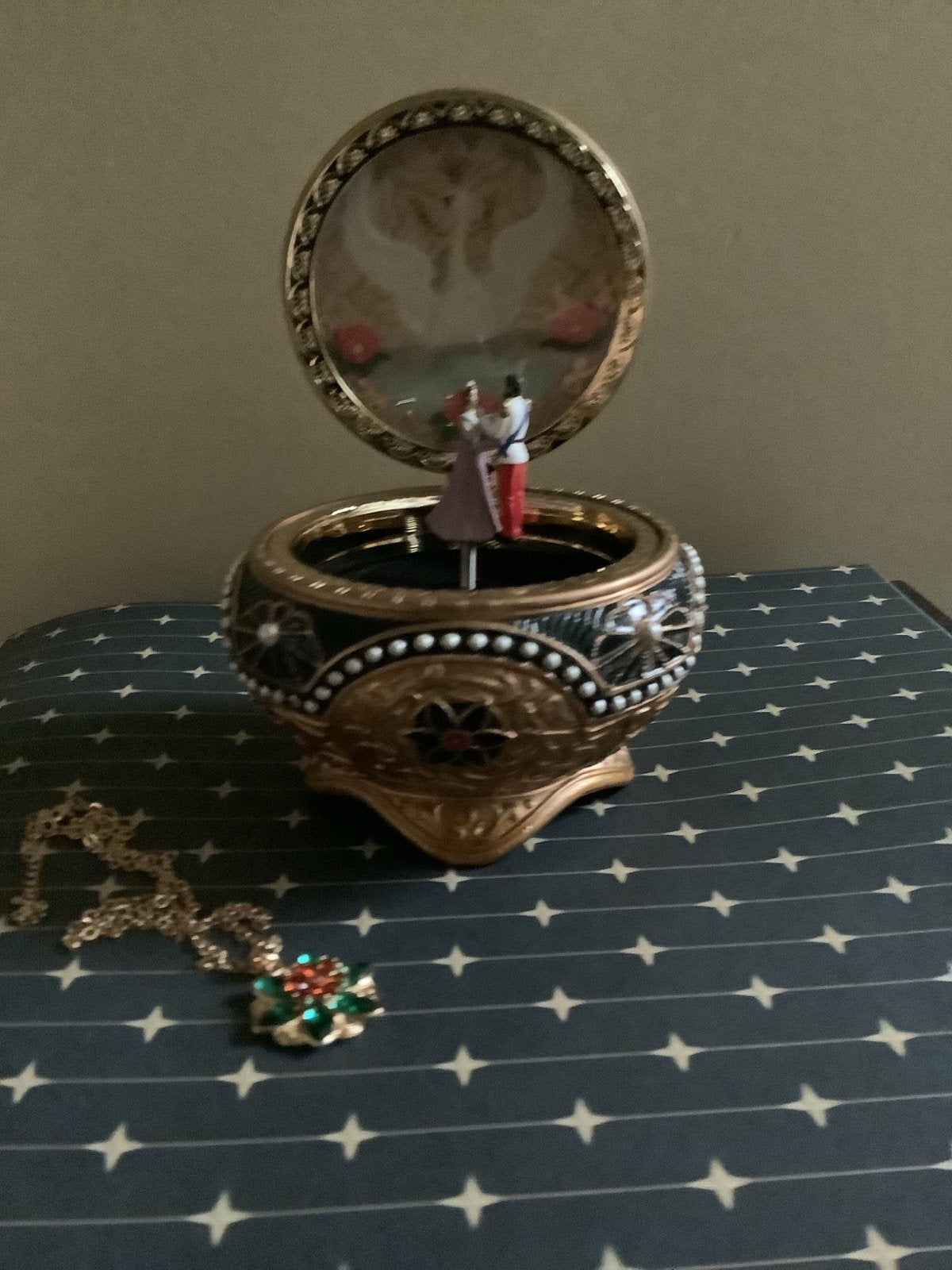 Disney Anastasia Music Box – Plays “Once Upon a December” – With Box & Necklace – Rare Collectible
