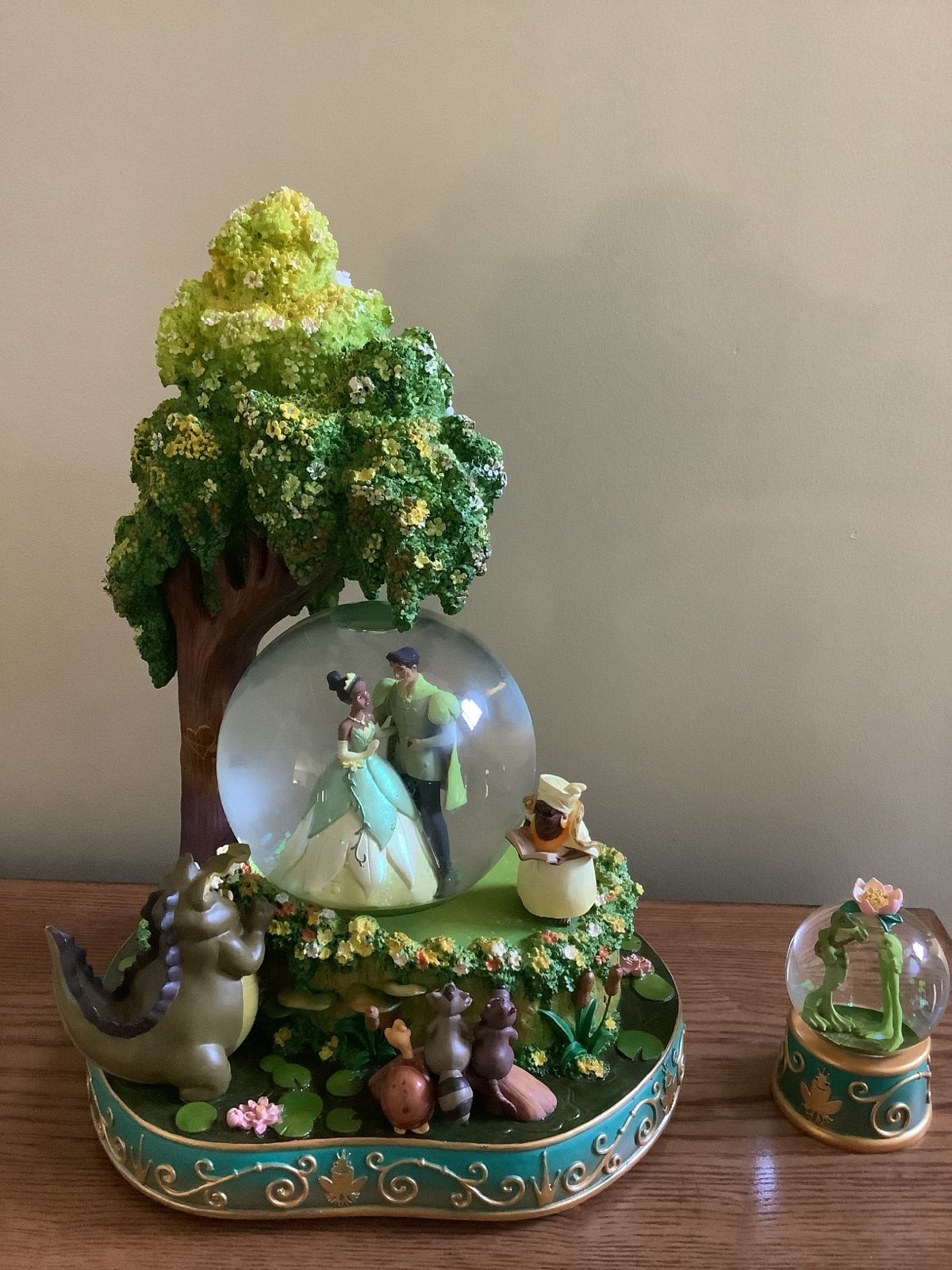 Disney Princess Tiana and The Frog Snow Globe – Light-Up Tree – Includes Mini Frog Globe – New with Box